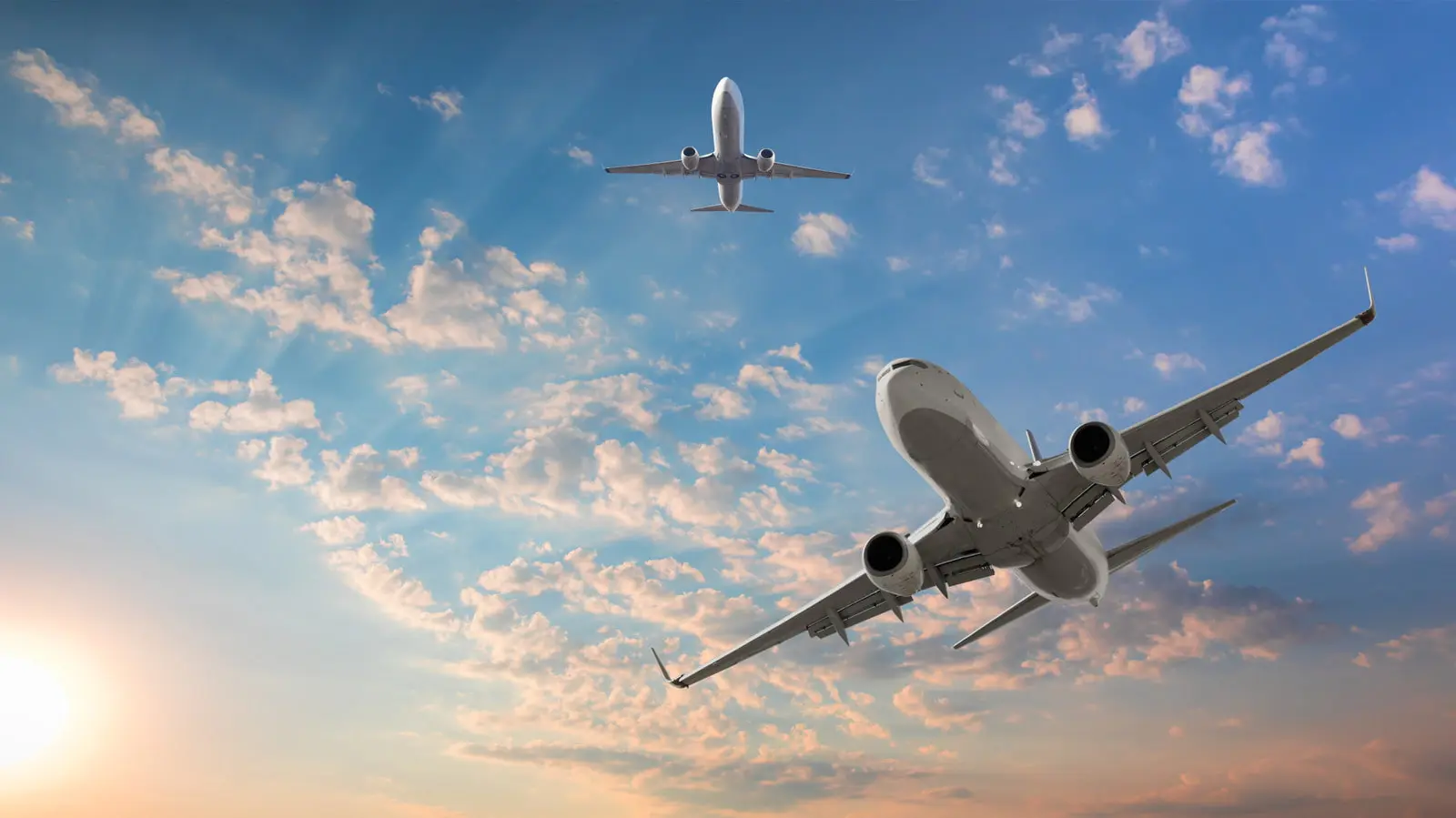 سفر با هواپیما: سرعت و کارایی در عصر مدرنیته